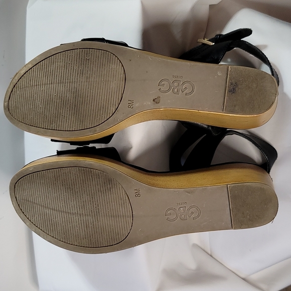 GBG Guess Danna Wedge Black Sandals, Women's size 8 - Picture 5 of 7